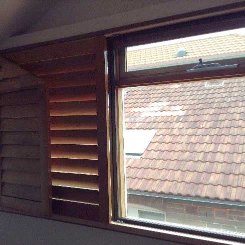Soundproof double glazed window with blinds