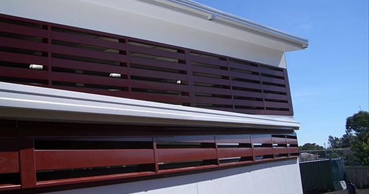 Acoustic louvres in metal